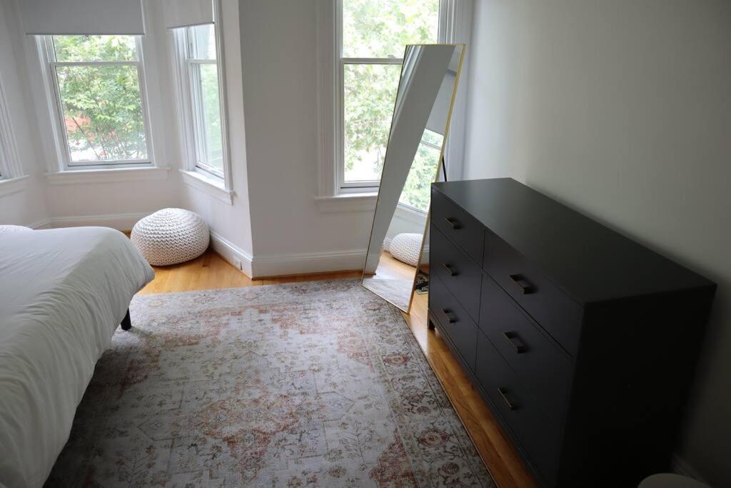 3-Bedroom House With Cute Patio Explore Dc On Foot Washington Exterior photo